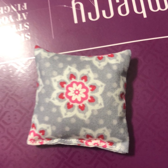 Jamberry nails and heating pouch! - Picture 9 of 9